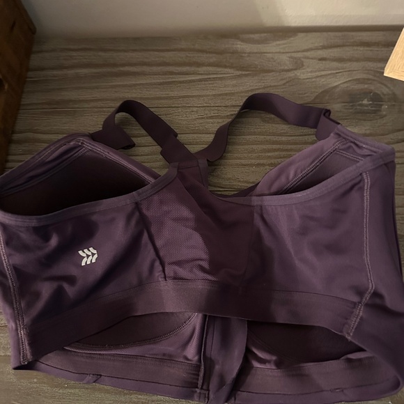 All in Motion Gently Used 40DD (Runs Small)  Full Support Sports Bra in Purple - Picture 2 of 8
